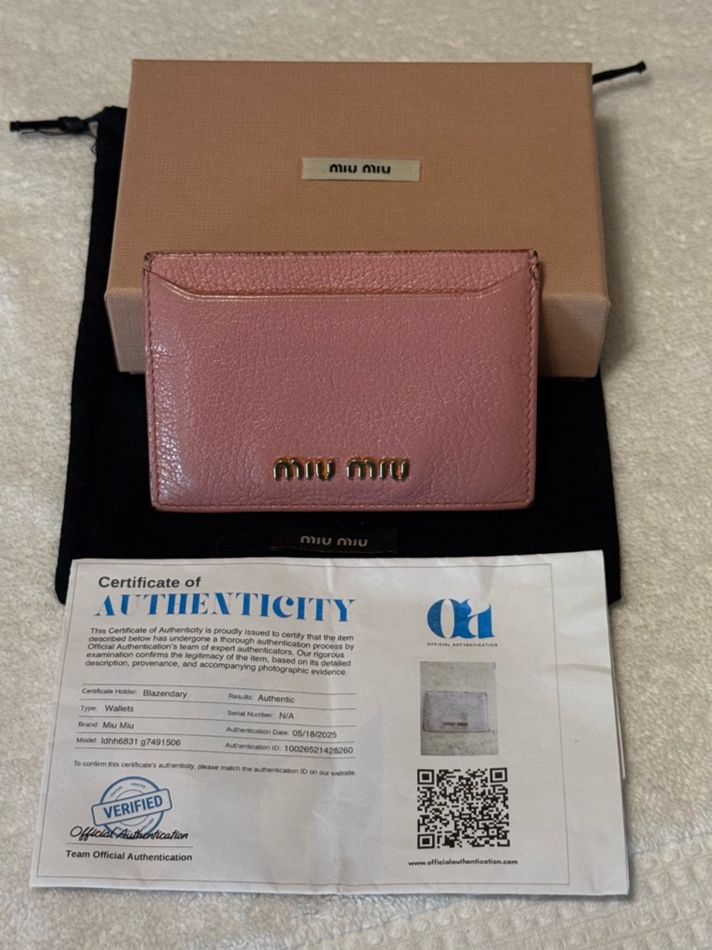 Miu Miu Rose Pink Leather Card Holder with Gold Logo - Picture 4 of 4